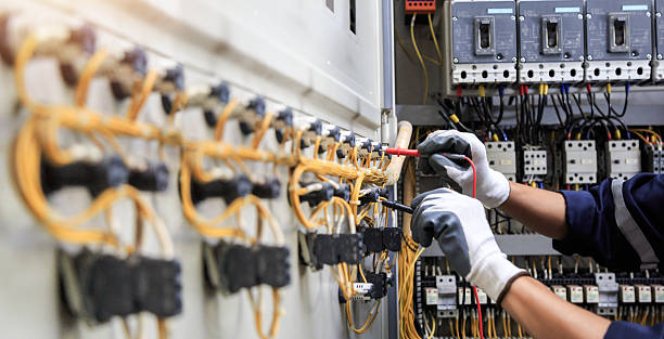 Professional Electrician technician working in Kaysville, UT